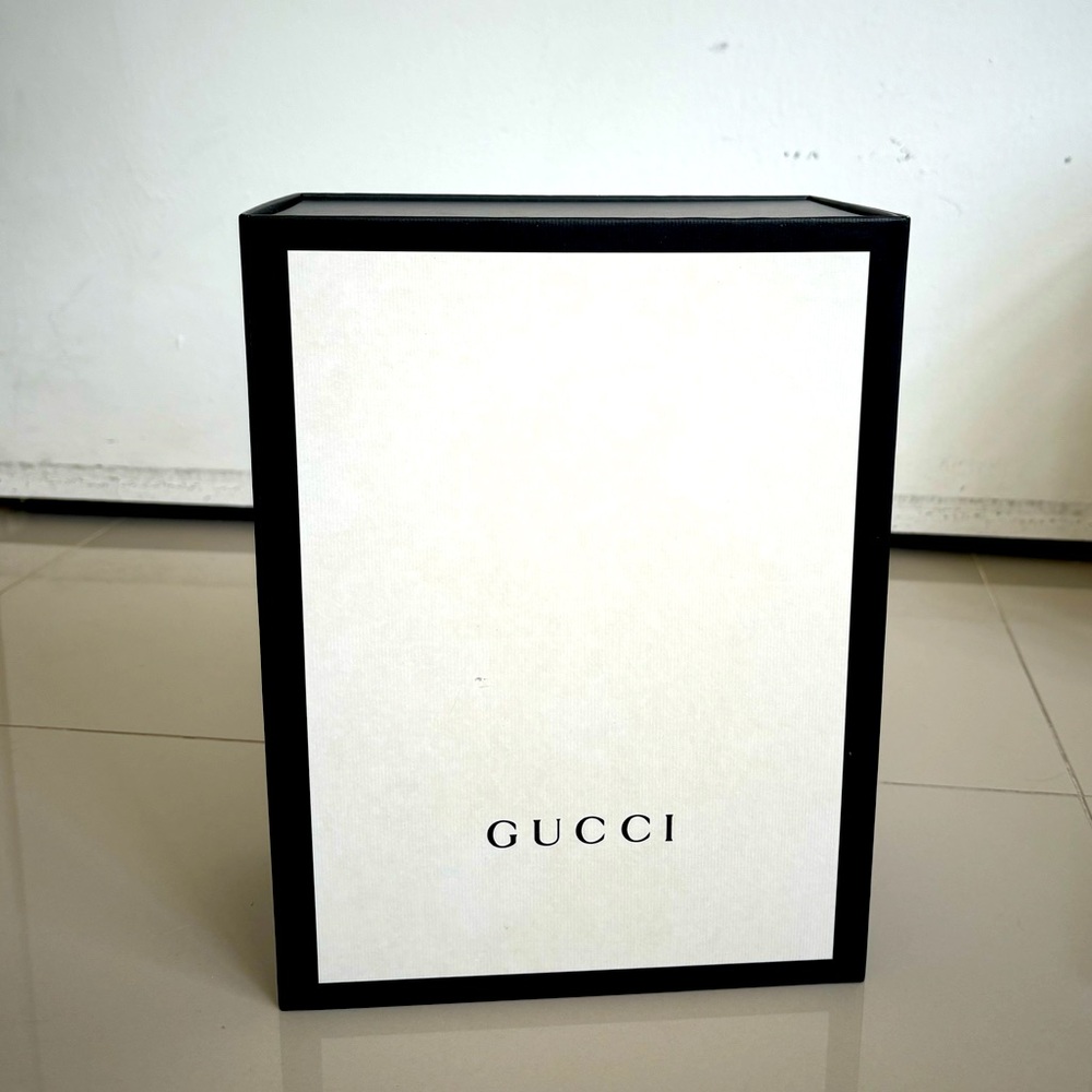 GUCCI gift / box H 4.5” x L 10” x D 7.5”
